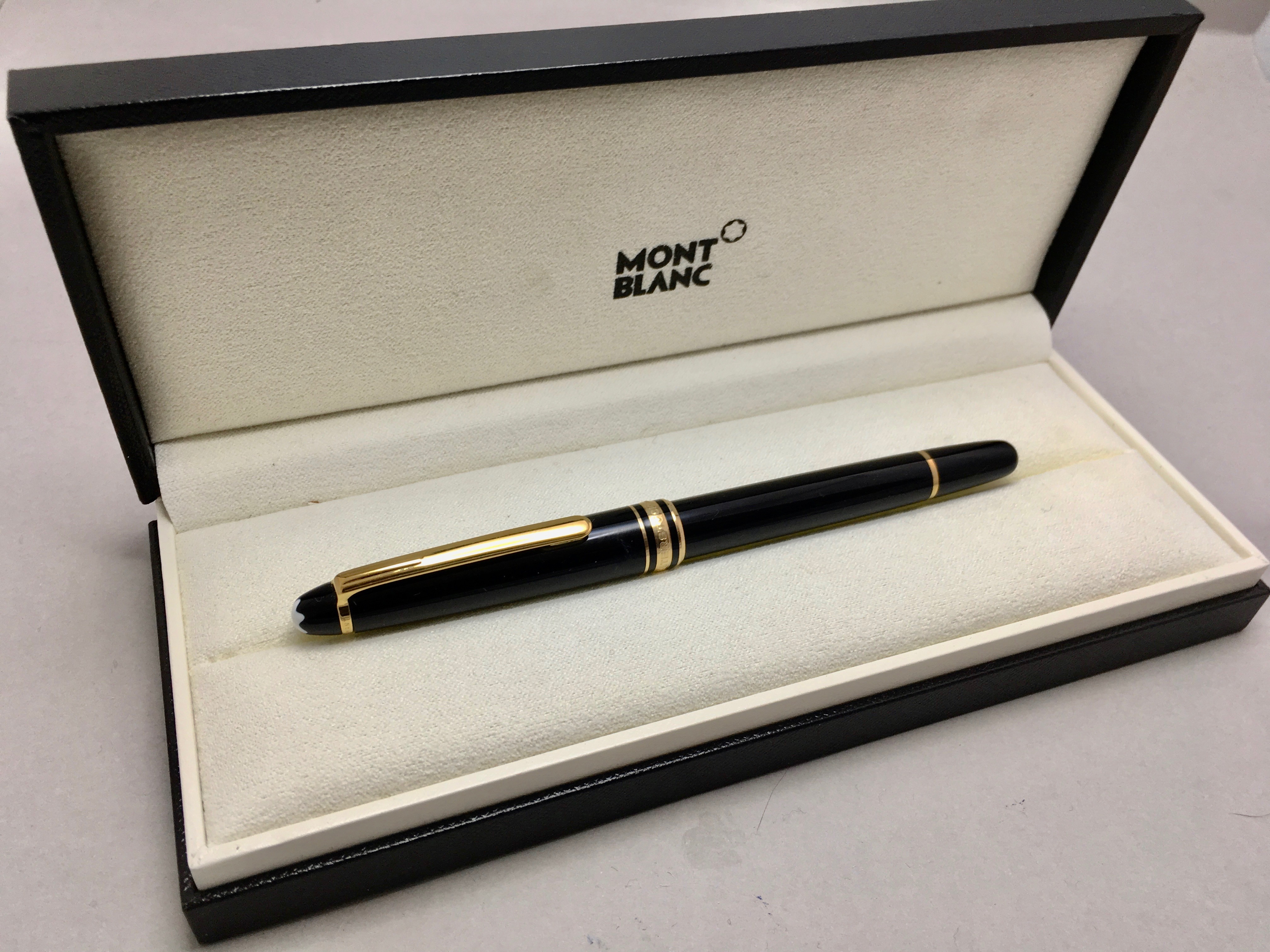 Montblanc Classique 144 Black Fountain Pen Gold Plated Trim - Medium ...