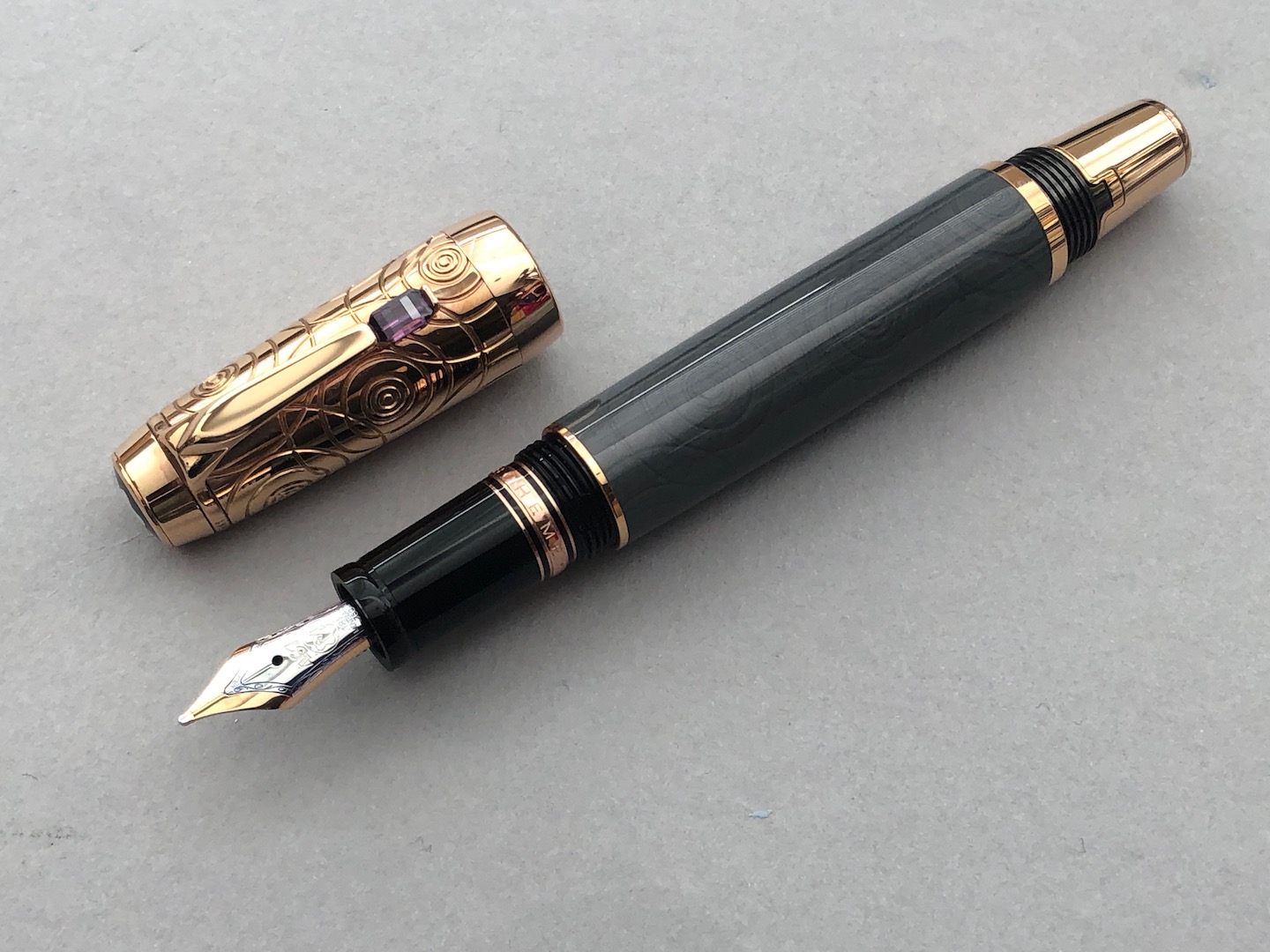 Montblanc Boh me Pirouette Lilas Retractable Nib Fountain Pen Medium Nib