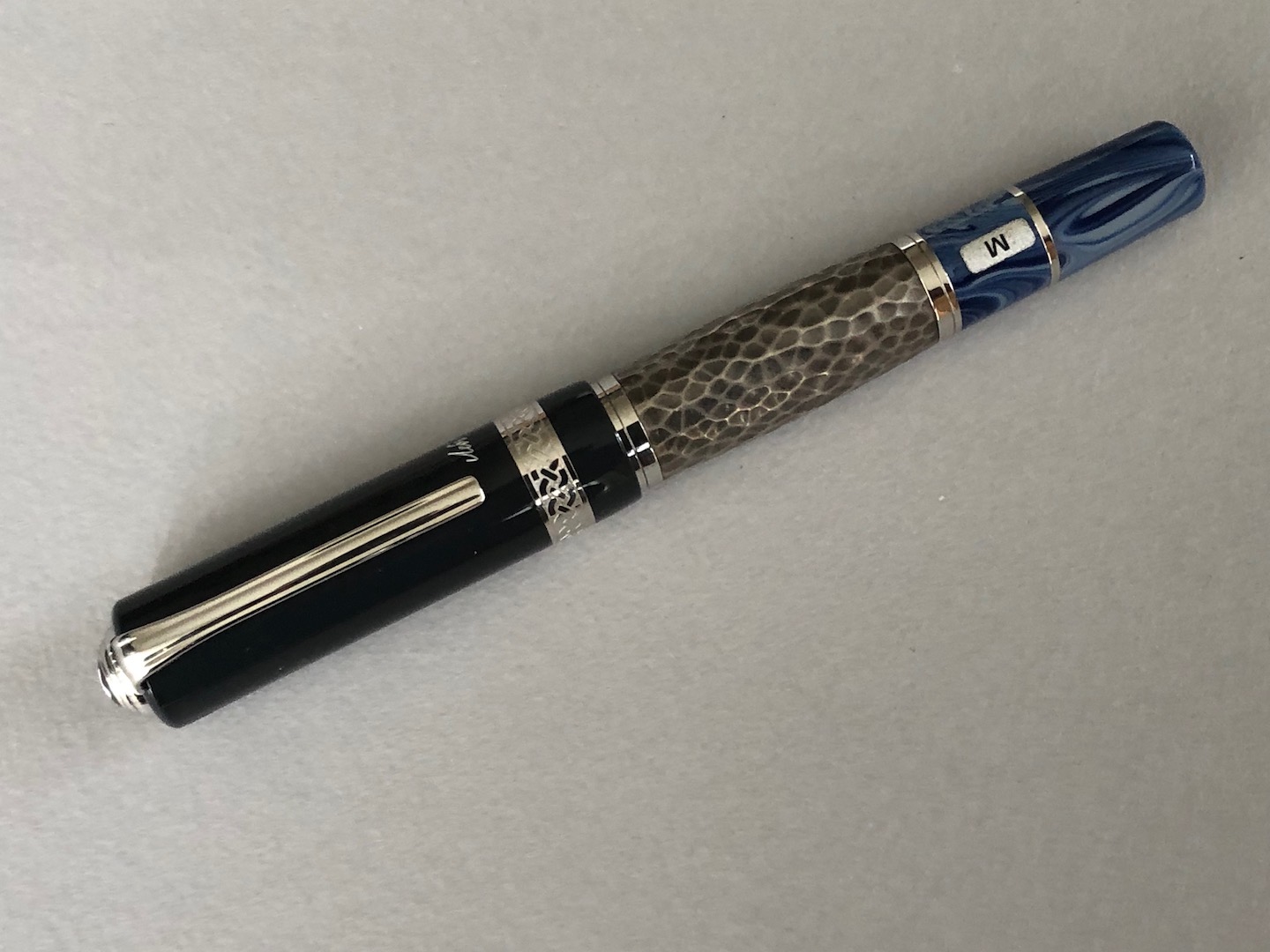 Montblanc leo tolstoy discount limited edition fountain pen